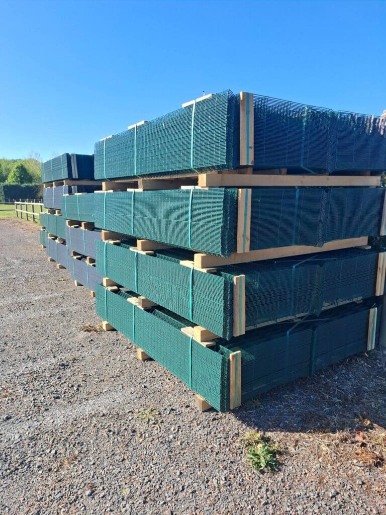 Vente de panneaux rigides verts à Mondeville